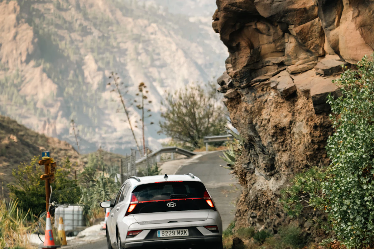 A Spanish road, where Americans drive after the DGT license exchange
