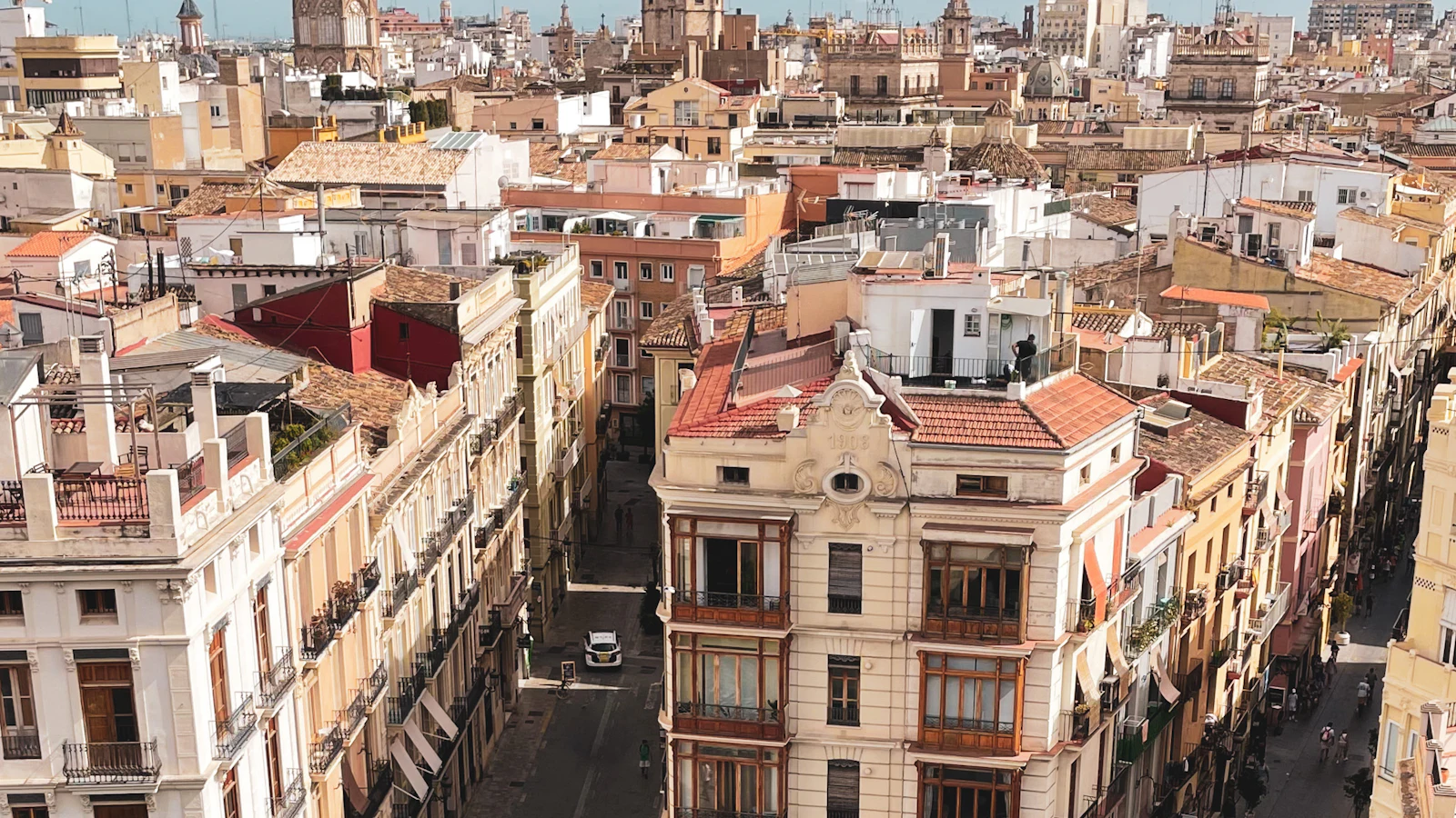 Spain Golden Visa program abolished April 2025, alternatives for American investors